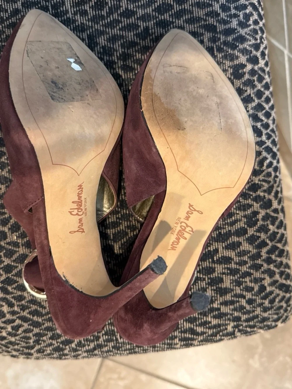 Classic Pointed-Toe Slingback Heels in a pretty plum. Great for fall